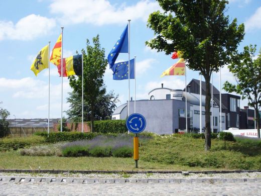 Mât pour drapeau cylindrique blanc en 2 parties