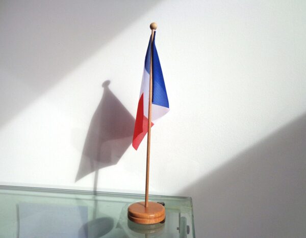 Drapeau de table France socle bois